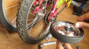 как установить боковые колеса на детский велосипед (дополнительные колесики)