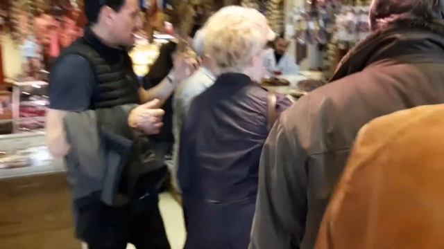 Афины, Греция, пасха. Центральный рынок. Магазин и кафе Miran. Ярмарка сыров острова Наксос в Псири смотреть онлайн