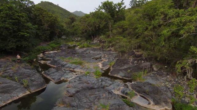 Vuela Comigo por Río Jajome entre Cayey y Salinas. Drone Explorer PR 4k смотреть онлайн