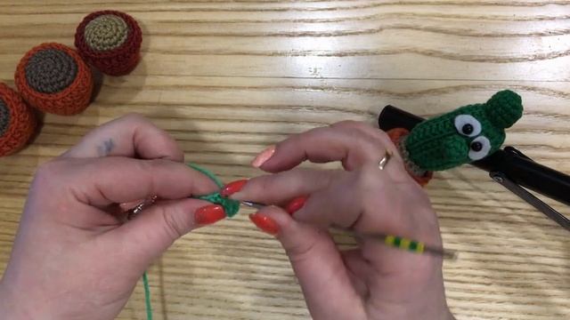 Мастер класс прикольные кактусы. Вязаные кактусы крючком. Часть 1. смотреть онлайн