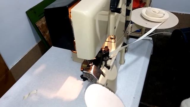 Окантовка стельки COM33A в автоматическом режиме смотреть онлайн