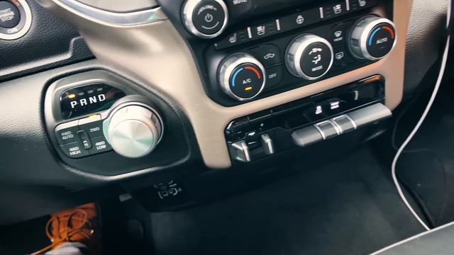 Prezentare Dodge RAM 1500 - 2019 5.7L - Test Drive - POV - 4K смотреть онлайн