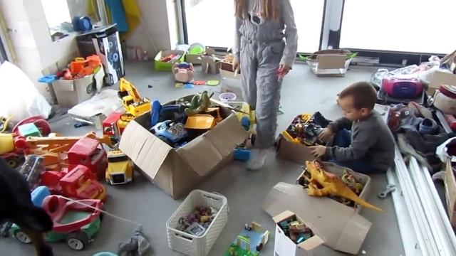 Дом с ПАНОРАМНЫМИ окнами своими руками. Секреты Cleaning (мытья) больших окон. смотреть онлайн