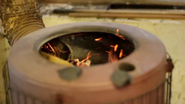 Michael Ritchie Guitar Maker 'Joining a Top' Luthier Series смотреть онлайн