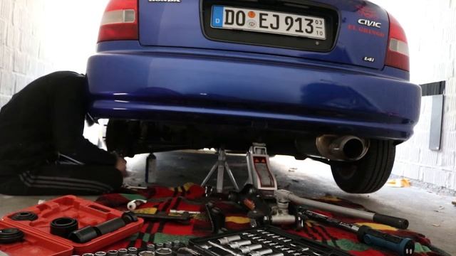 Wir schrauben am Civic. Die hinteren Querlenker kommen rein! | Civic Ej9/Ek смотреть онлайн