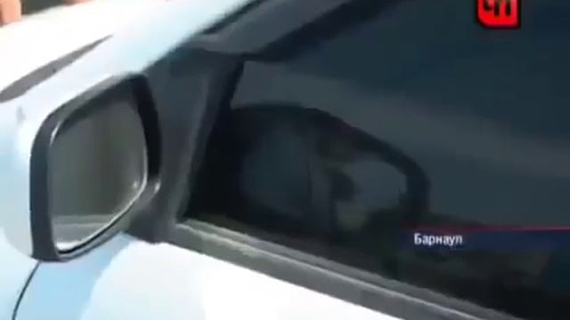 Мега Тупая Блондинка за рулём, ржач Смотреть всем смотреть онлайн