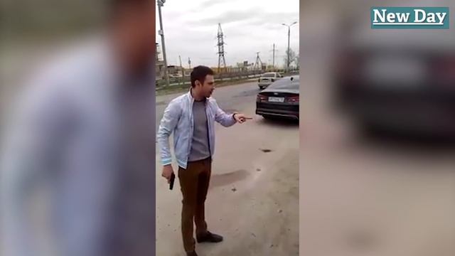 Волгоградец, угрожавший пистолетом дальнобойщикам, дает в полиции объяснения смотреть онлайн