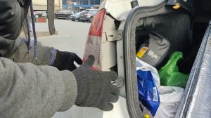 Как снять задний фонарь Skoda rapid, замена лампочек, насекомые в фаре.