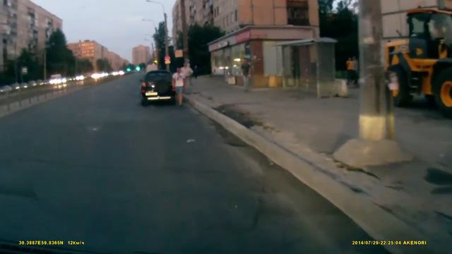 Снос светофора . смотреть онлайн