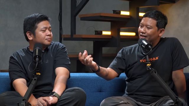Bukan Hitam atau Putih: Menelusuri Kehidupan di Antara Idealisme dan Pragmatisme смотреть онлайн