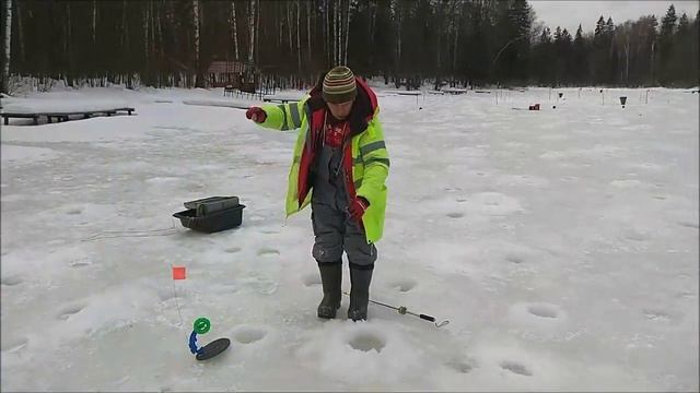 Рыбалка на верхнем водоёме. Клёвое место, Лосиный остров. смотреть онлайн