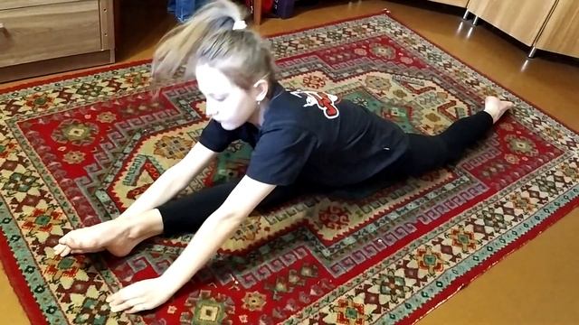 шпагат тренировка, переходы с продольного тшпагата на поперечный шпагат смотреть онлайн