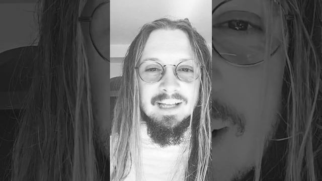 Сколько книг читают люди за 1 год? 📚 #danielche смотреть онлайн