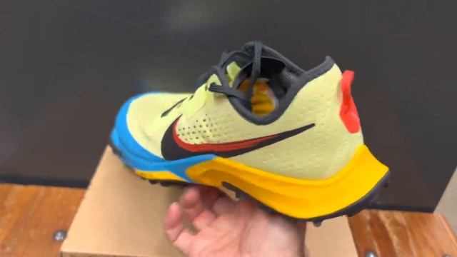 Nike Air Zoom Terra Kiger 7 Limelight Yellow Blue Trail Running Shoes смотреть онлайн