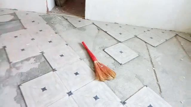 Отошла напольная плитка. Что делать? смотреть онлайн