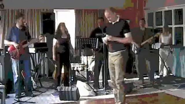 Front Covers play Ronnie Lane's How Come смотреть онлайн