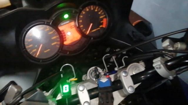 Индикатор передач на Suzuki V-Strom 650dl смотреть онлайн
