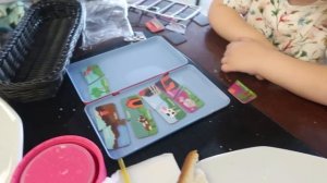 Перелет с двумя детьми. Советы в самолете с детьми. Что нужно взять ребенку в самолет