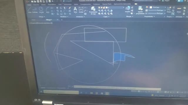 Laptop Lenovo Thinkpad T410 Corriendo Autocad 2021 смотреть онлайн