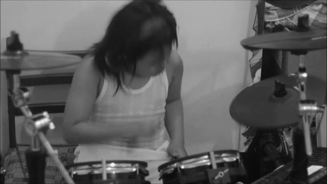 Master Of Puppets 9yr old Drummer Sean Samonte - Alesis Dm10 Studio Drumkit смотреть онлайн