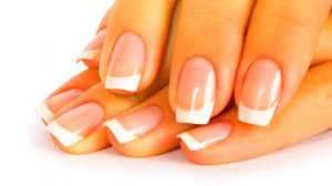 Что означают эти лунки на ногтях?