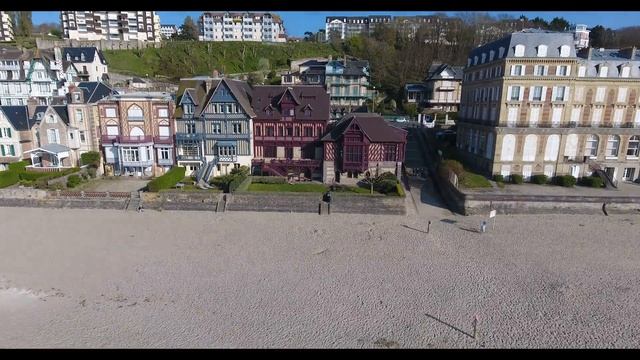 Trouville-sur-Mer vue du ciel 2017 смотреть онлайн