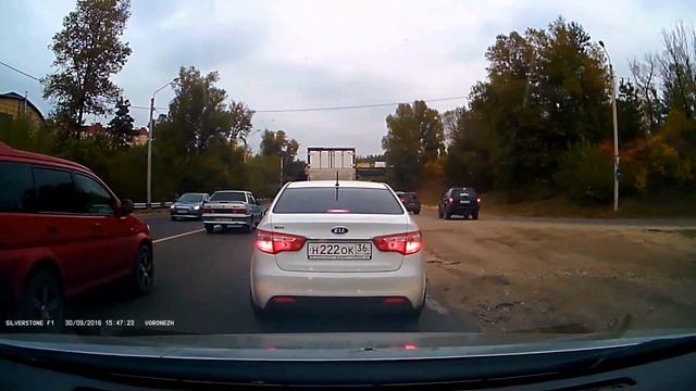 Джип М727СР36 по обочине на Героев Сибиряков