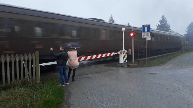 Passaggio a livello Nizza Monferrato (AT) via Volta - Level crossing Nizza Monferrato смотреть онлайн