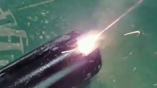 Лазерная чистка металла краски окисей масла смотреть онлайн