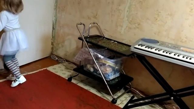Танцы под синтезатор 🕺(1) смотреть онлайн