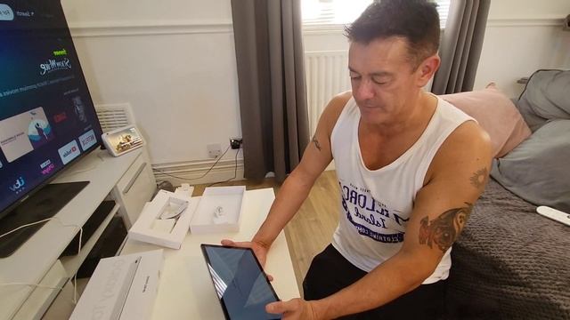 Samsung Galaxy Tab A8 Unboxing and setup, First Impressions смотреть онлайн