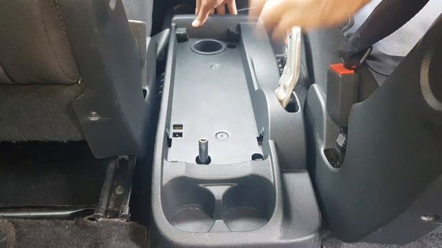 HOW TO INSTALL CENTER CONSOLE STORAGE BOX IN PEUGEOT PARTNER смотреть онлайн