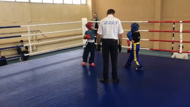 Кикбоксинг Покровск 28.02.21 лайт. Финал Толмачёв М(синий) смотреть онлайн