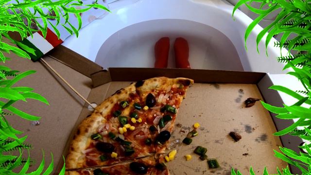 Wetlook - Eating Pizza in the Bathtub! смотреть онлайн