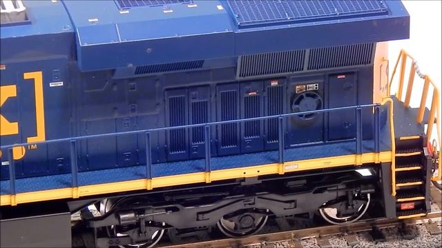 First Look: A Review of The All New and Improved Intermountain ES44AC in the CSX Boxcar Paint Schem смотреть онлайн