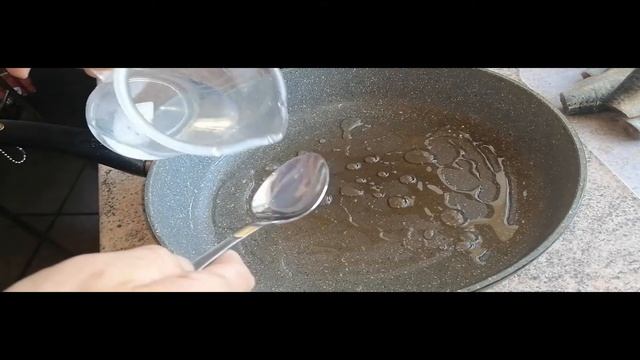 Сельдь тушеная с луком. Приготовив раз, станете готовить постоянно! смотреть онлайн