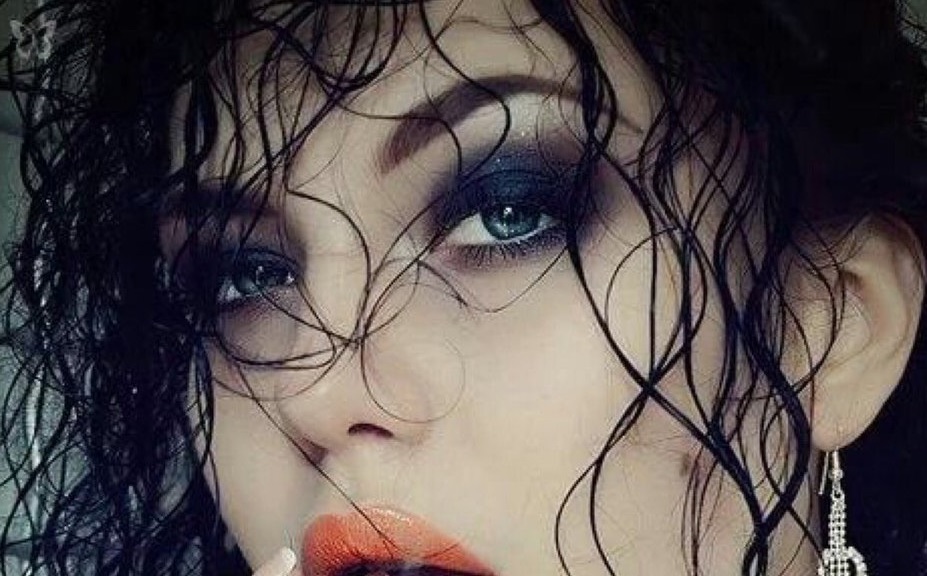 Валерий Гурков_Женщину легко увлечь_стихи 2022