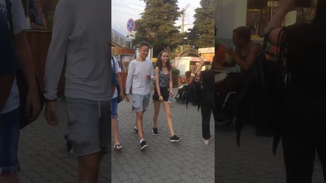 Вот так отдыхают в Лазаревском))))) смотреть онлайн