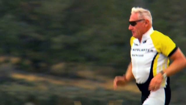 IRONMAN's iron man: 84-year-old Lew Hollander смотреть онлайн