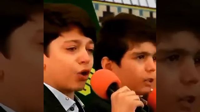 Красавчик очень красивый поёт смотреть онлайн