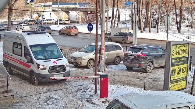 Видеокамера IP IVM-2749-POE. Улица, день. смотреть онлайн