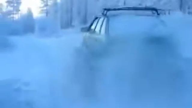 ВАЗ 2109 на гусеничном ходу [crawler] смотреть онлайн