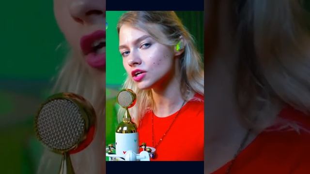 Britney Spears - Toxic ( перевод Саша Квашеная ) #квашеная #shorts