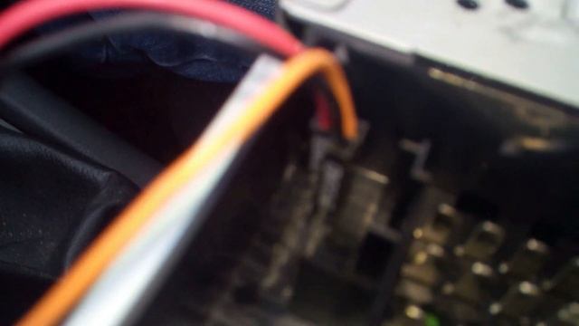 шкода октавия А5 | делаем AUX на штатной магнитоле смотреть онлайн