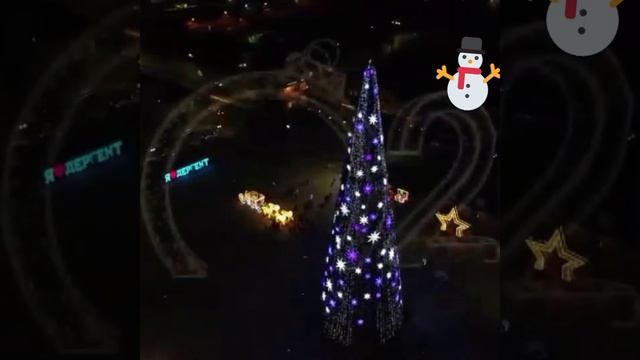 Фейерверк на новогодней ёлочке 2020год .Очень красивые салюты. смотреть онлайн