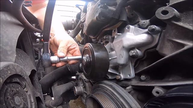 Remplacer la pompe a eau Mercedes C 220 coupé OM611 ( Projet Ep # 2) смотреть онлайн