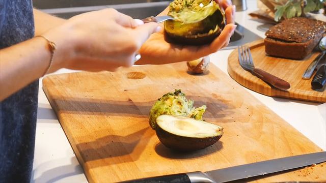 ЧТО Я ЕМ НА ЗАВТРАК?? Простой, но вкусный рецепт смотреть онлайн