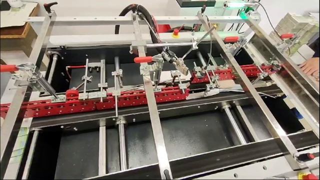 Box1 folder gluer machine for Boxes, Wallet, tape all by 1 machine for small quantity run. смотреть онлайн