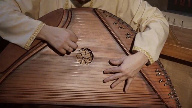 Гусли музыкальный инструмент резонирующий на частоте счастья. Гусли музыка для души. смотреть онлайн