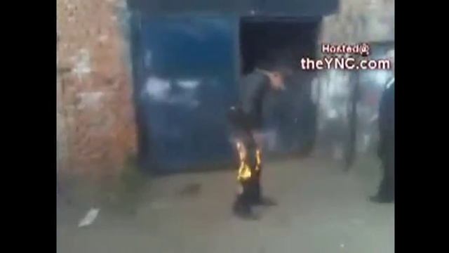 Прикол у гаража))) смотреть онлайн
